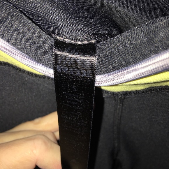 RBX running capris size medium black with back zip - Picture 6 of 8